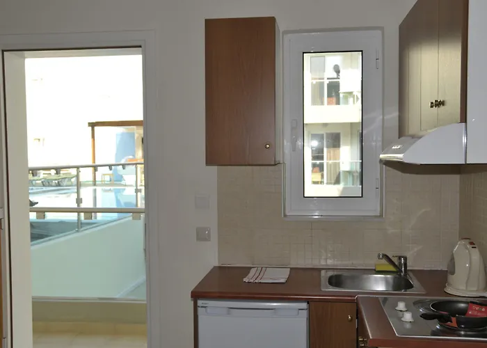 شقة فندقية Bristol Sea View 2*