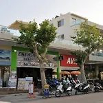 布里斯托海景公寓式酒店 2*