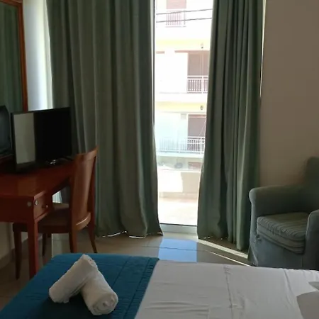 Aparthotel Bristol Sea View 2*