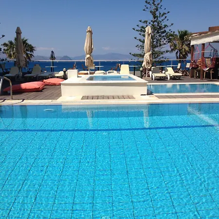 מלון דירות Bristol Sea View 2*