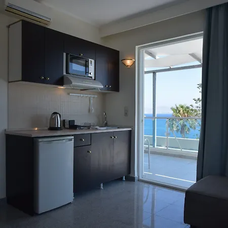 Bristol Sea View Apartahotel 2*