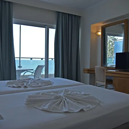 Bristol Sea View Apartahotel 2*