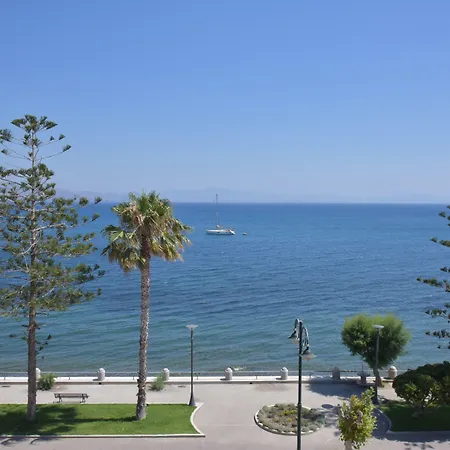 Bristol Sea View מלון דירות 2*