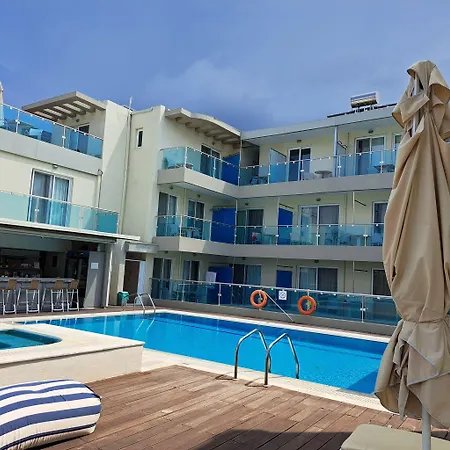 מלון דירות Bristol Sea View 2*