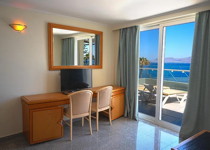 Bristol Sea View 아파트호텔 코스 타운