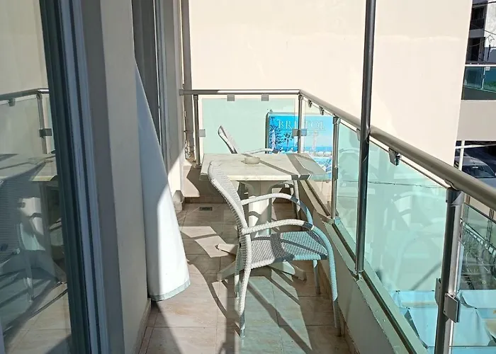 아파트호텔 Bristol Sea View 2*