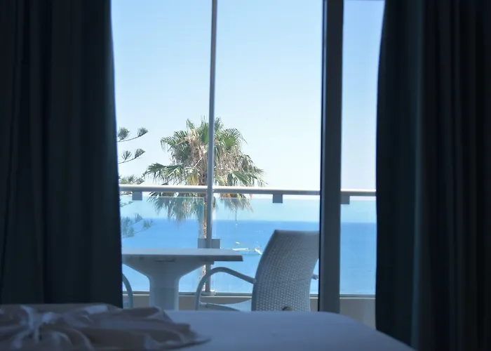 Bristol Sea View 아파트호텔