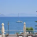 Bristol Sea View 2* コス・タウン
