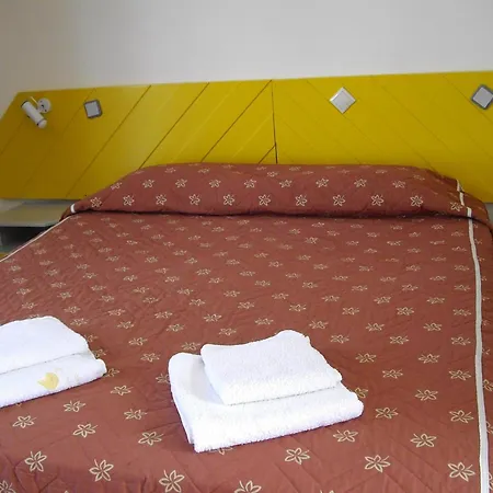 Aparthotel Bristol Sea View 2*