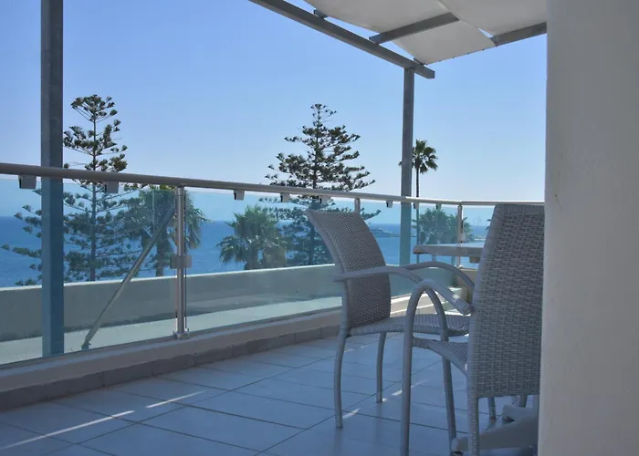 Apart Otel Bristol Sea View 2*