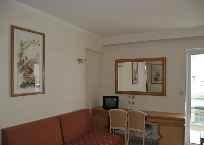 Apart Otel Bristol Sea View 2*